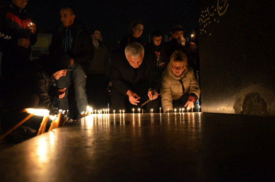 Паљење свећа за жртве Олује